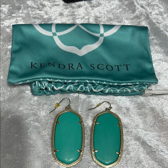 Premium Kendra Scott Green Elle Earrings Gold Frame - Picture 2 of 3